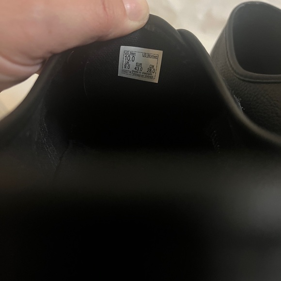 Vans Black Leather Shoes with Gold Accents - Picture 5 of 6